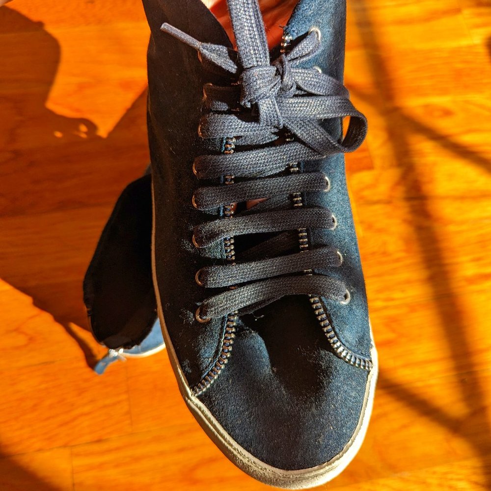 Pre-owned Rebecca Minkoff Suede Sneaker Size 7.5